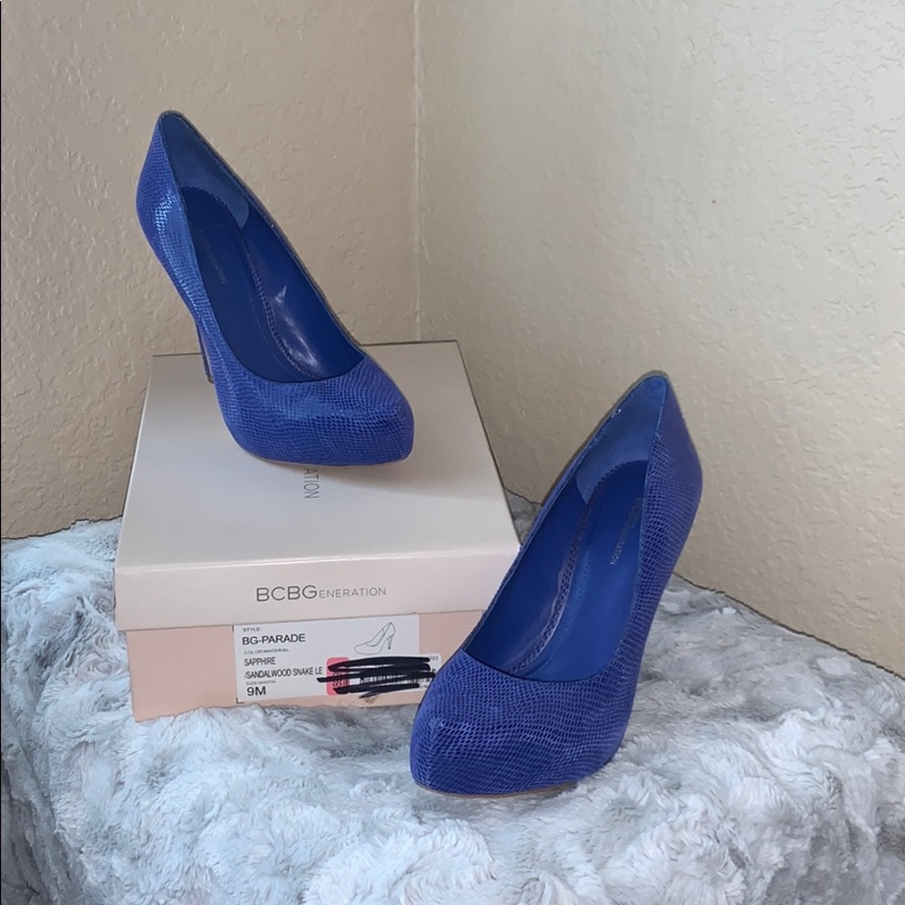 BCBGeberation pumps blue 9